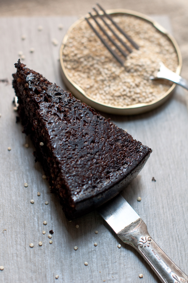 torta con quinoa, cioccolato e caffè
